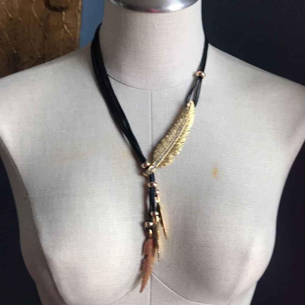 NWT Lariat necklace black cord gold beads feathers & crystals Western Cowgirl OS